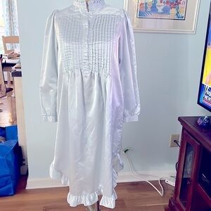 Barad & Co Vintage Thick Polyester Satin Ruffled Trim Nightgown